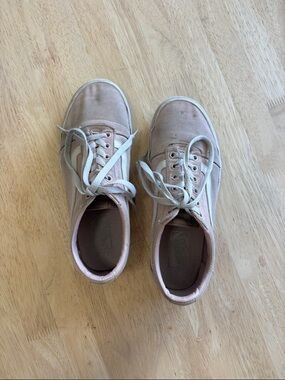 Vans Women’s Light Pink Canvas Low-Top Sneakers